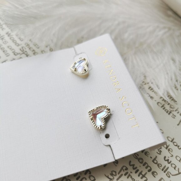 Kendra Scott Ari Heart Dichroic Glass Gold Stud Earrings - Picture 4 of 5